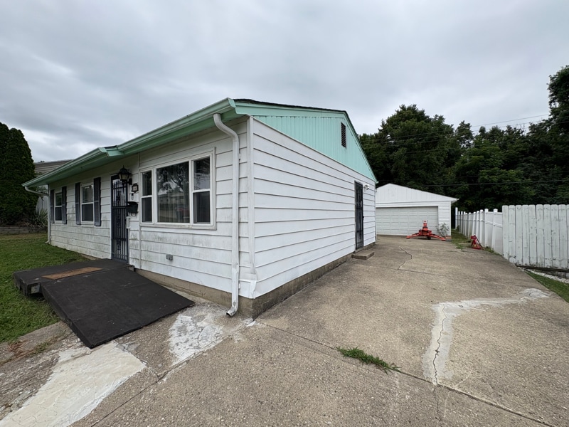 Building Photo - 1449 Wichita Dr S