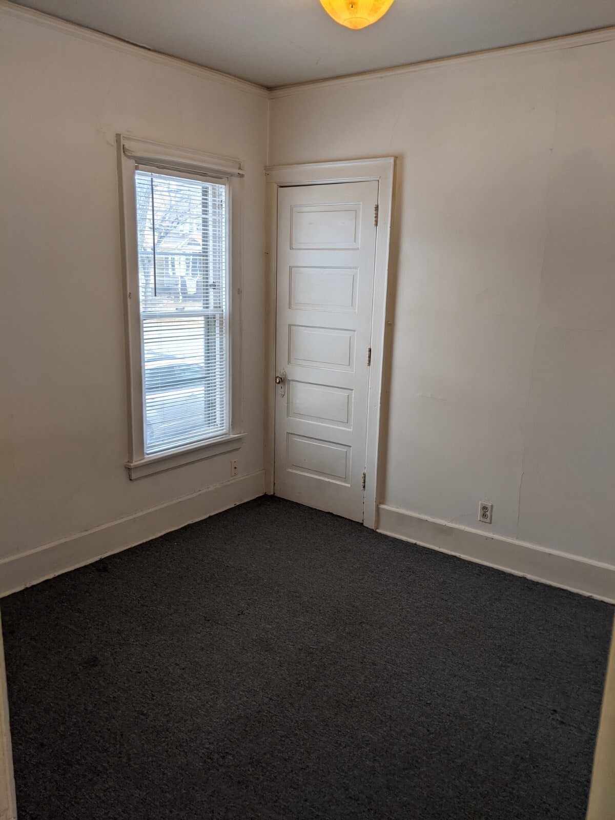 Building Photo - 1773 N Astor St