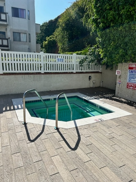 Building Photo - 17914 Magnolia Blvd