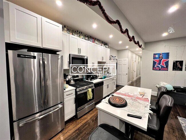 Building Photo - 91 Hillside St