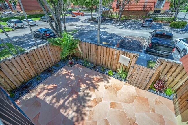 Building Photo - 9919 NW 6th Ct