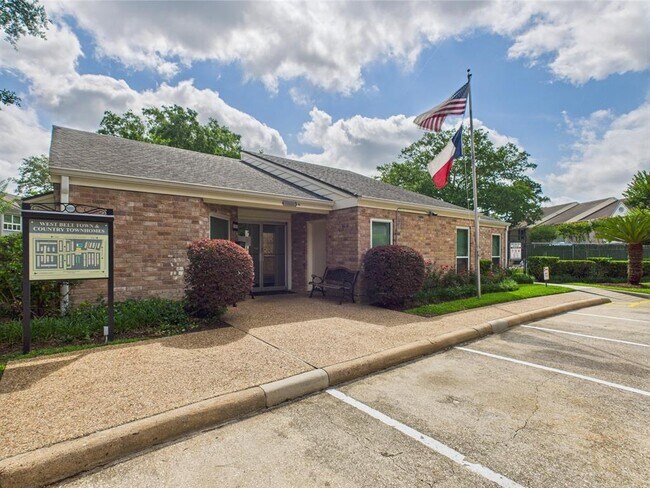 Building Photo - 10380 Briar Forest Dr