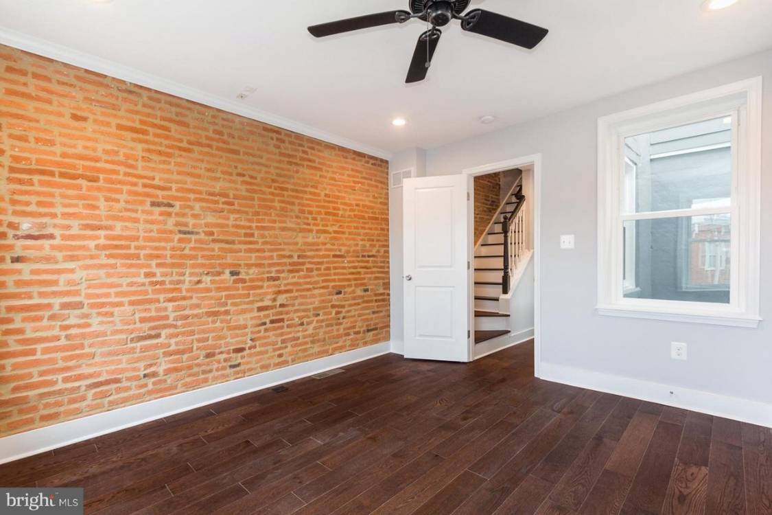 Building Photo - 9 E Fort Ave