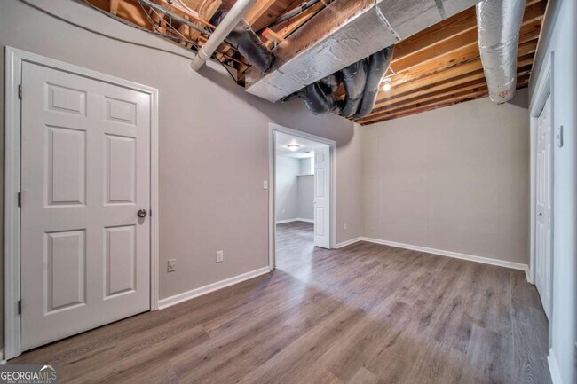 Building Photo - 2011 Town Lake Hills W