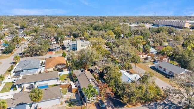 Building Photo - 8505 N Lamar Ave