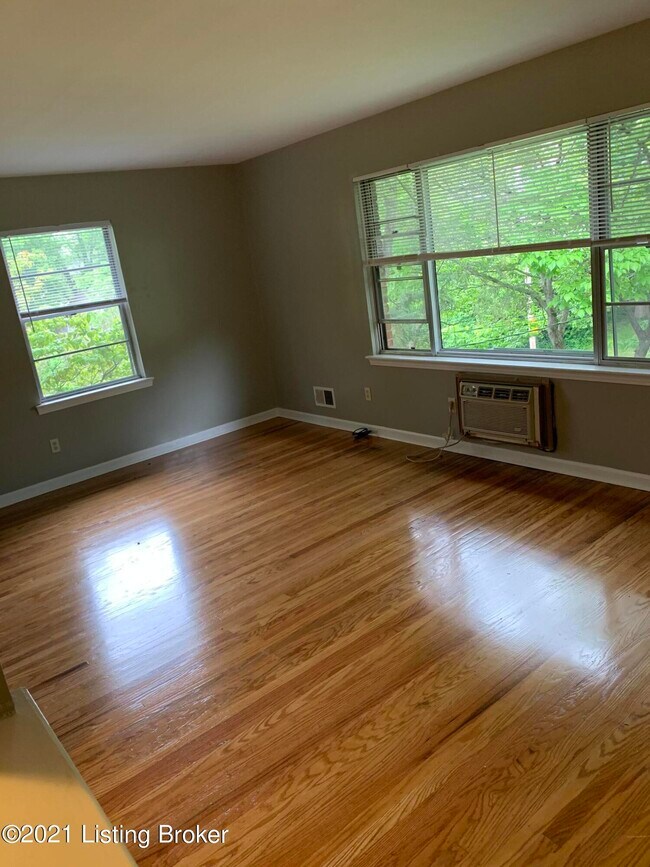 Building Photo - 2624 Longview Ave