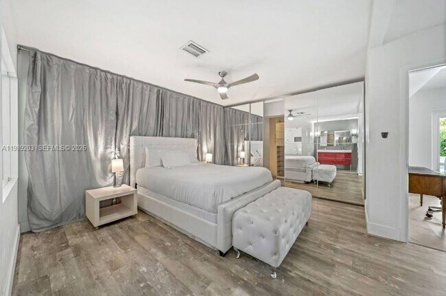 Building Photo - 909 N 13th Ct