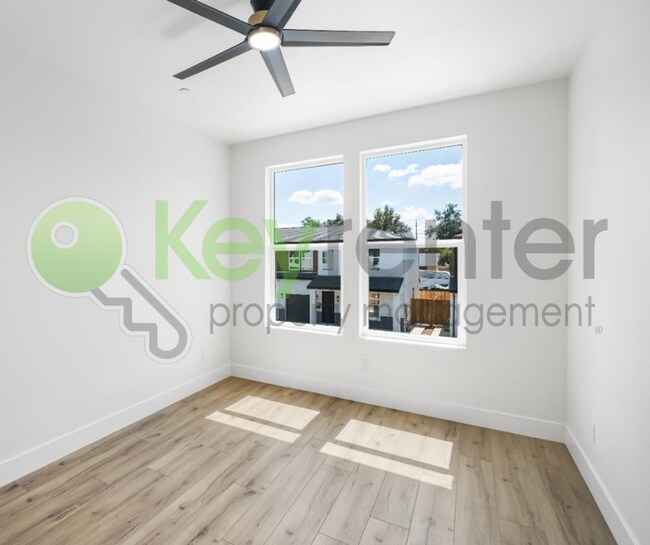 Building Photo - 967 Olive Br Pl