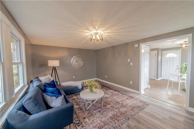 Building Photo - Single Family Ranch close to UofR & Strong Hospital