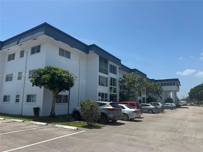 Building Photo - 4880 NW 22nd St