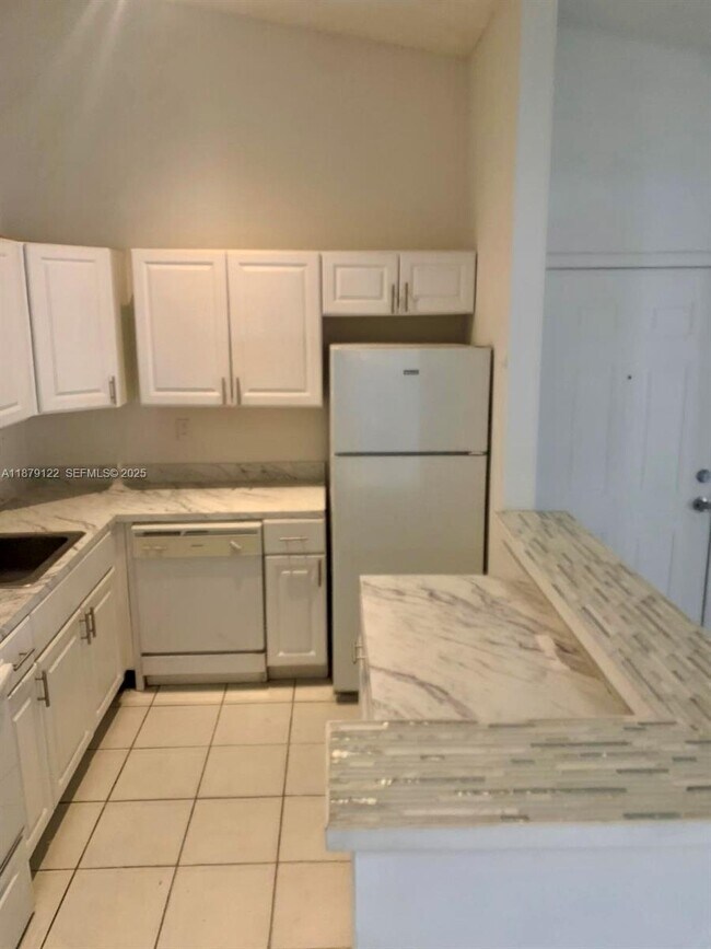 Building Photo - 468 NE 206th Ln