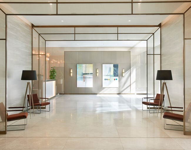 Building Photo - 3 Ct Square W