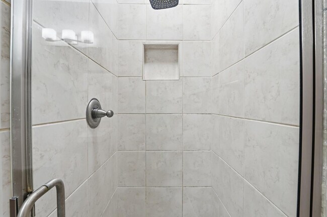 Building Photo - 5350 E Deer Valley Dr