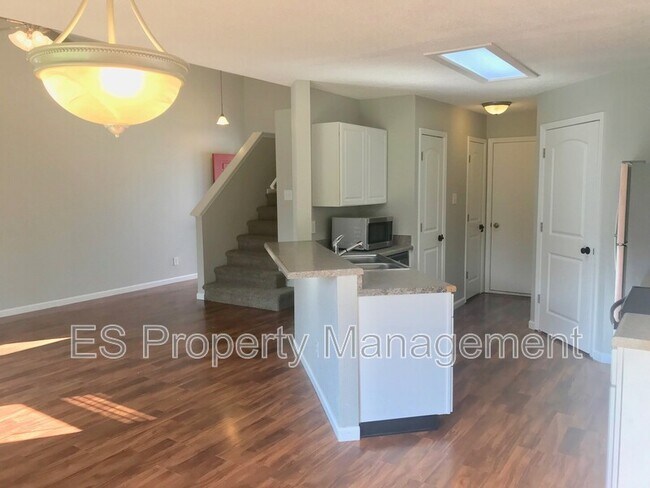 Building Photo - 4481 Redcliff N Ln