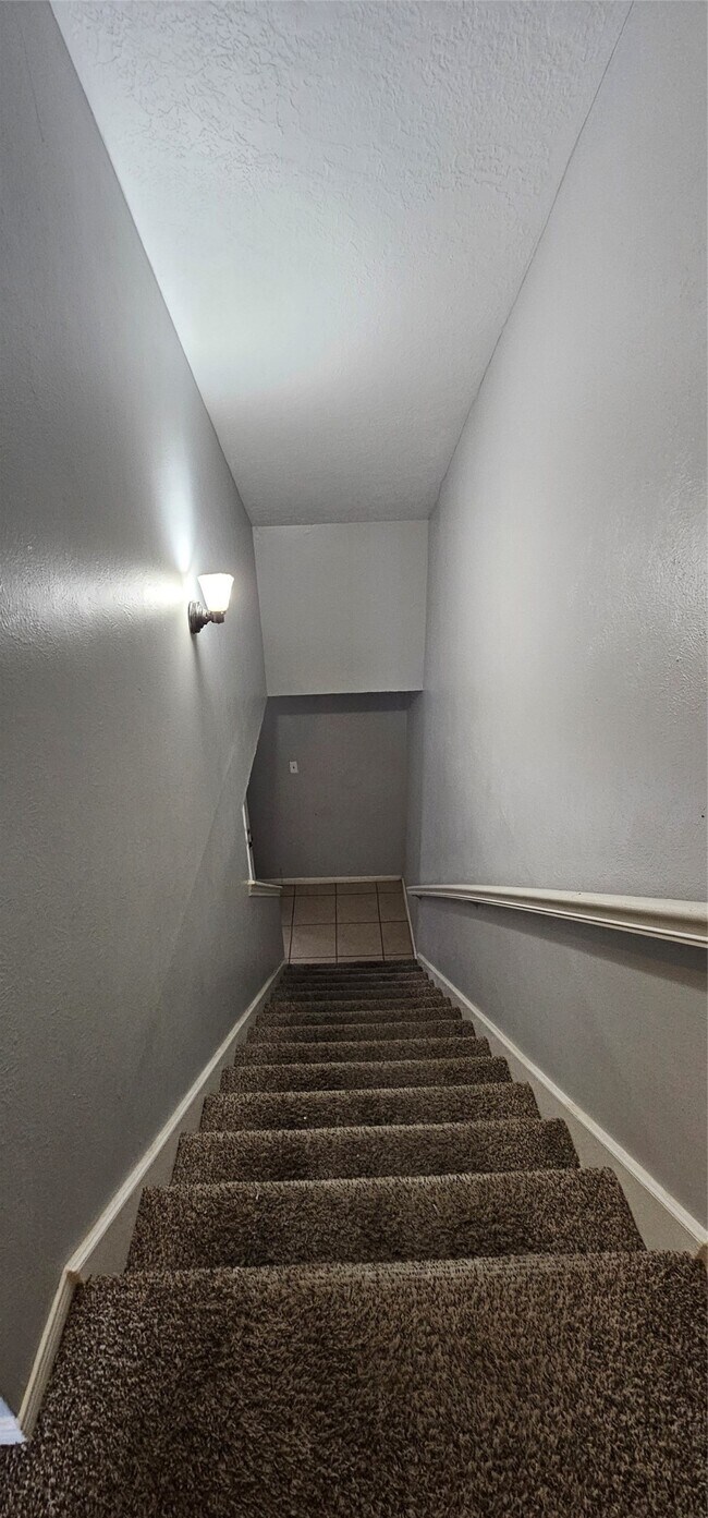 Building Photo - 2053 Country Village Blvd