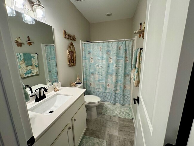 Building Photo - 176 Arazzo Wy