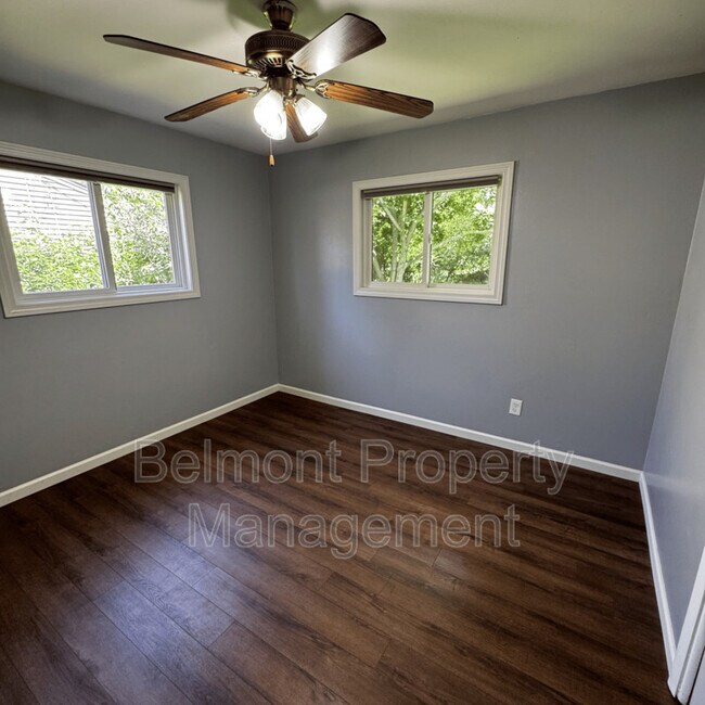 Building Photo - 23960 Willowbrook Dr