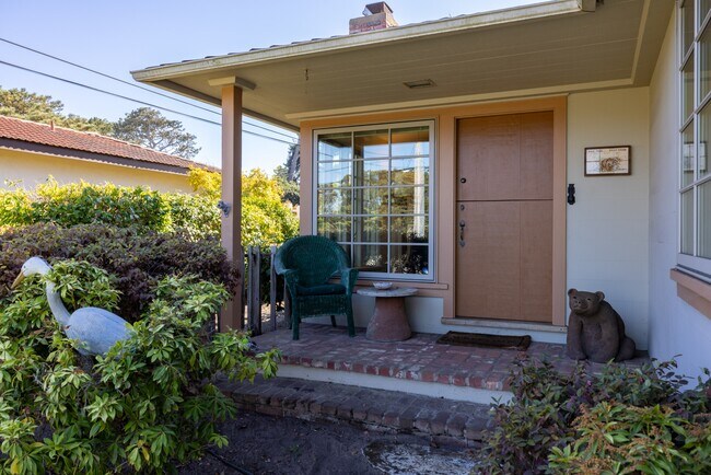 Building Photo - 969 Egan Ave