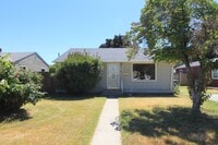 Building Photo - 2 Bedroom, 1 Bath Home in Kennewick