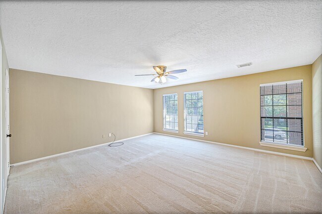 Building Photo - 21410 Ganton Dr