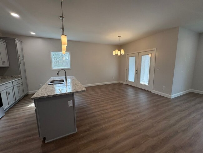 Building Photo - For Rent