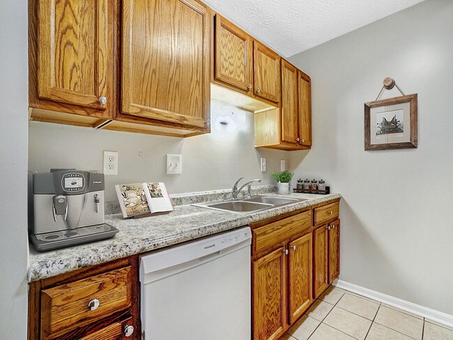 Building Photo - 1086 Pennington Ct