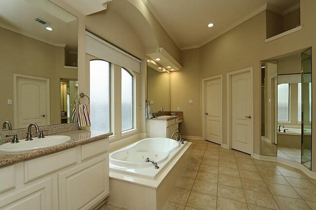 Building Photo - 7610 Hampton Bay Ln
