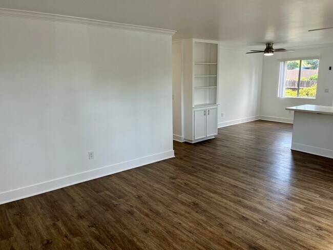 Building Photo - Remodeled 3 Bed/ 2 Bath Clairemont Mesa