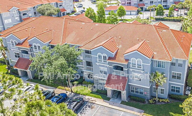 Primary Photo - 18001 Richmond Pl Dr