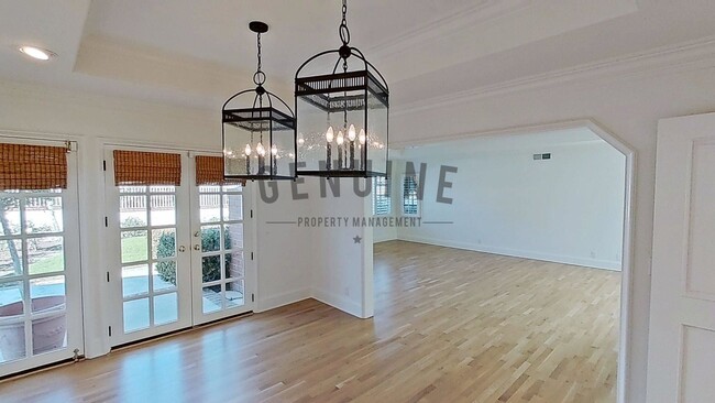 Building Photo - Beautiful Two-Level 5Bd 3.5Ba Home in Newport Beach