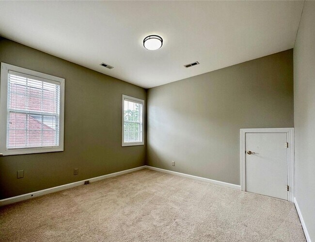 Building Photo - 4 BR/2.5BA | Newly Renovated Single Family Home |Fenced backyard| Elegant Brick Home in the Heart...