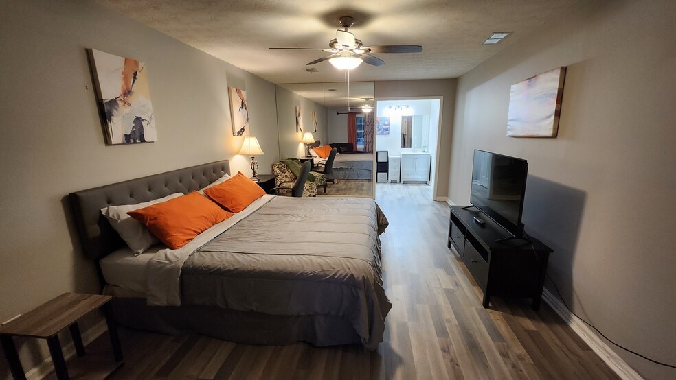 Building Photo - 4360 Elegance Dr