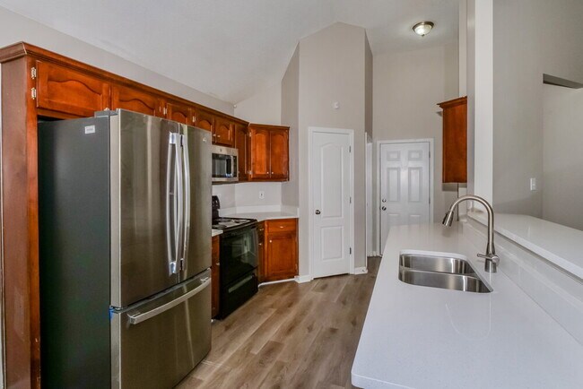 Building Photo - 320 Terry Rd