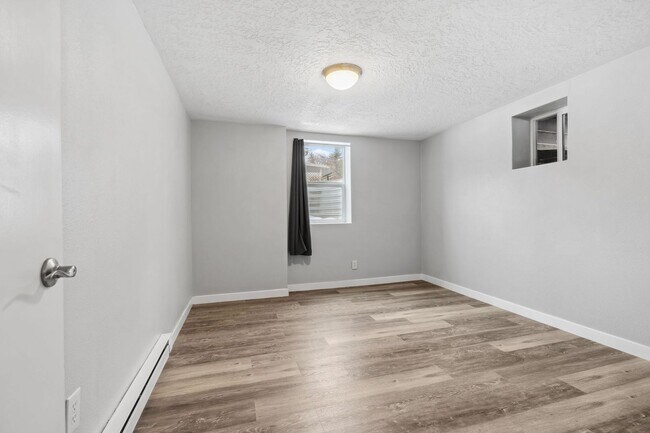 Building Photo - Beautifully Updated Spokane Valley Home with a Mother in Law Suite