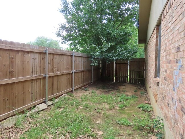Building Photo - Cozy 2 Bedroom 1 Bath in Whitehouse