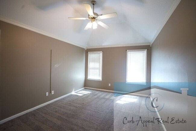 Building Photo - Beautiful 3 bed/ 2 bath home - fireplace, ...