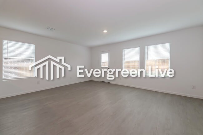 Building Photo - 2041 Welsh Ln