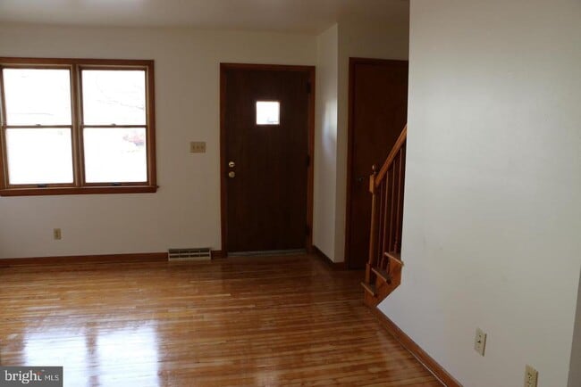 Building Photo - 510 Mast St