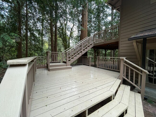 Building Photo - 10800 Lathrop Ln NW