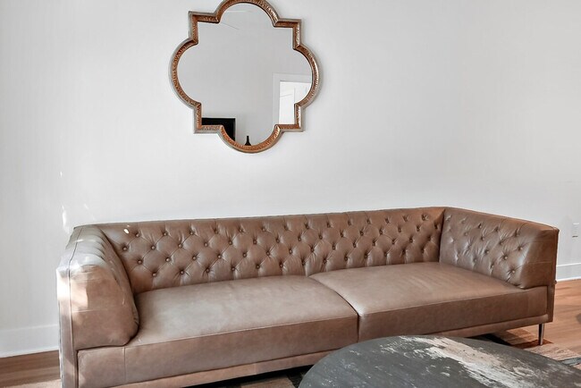 Building Photo - 238 S West St