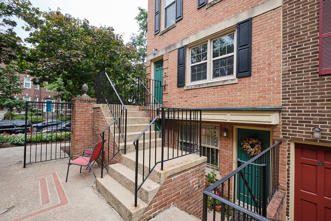 Building Photo - 1776 Lanier Pl NW
