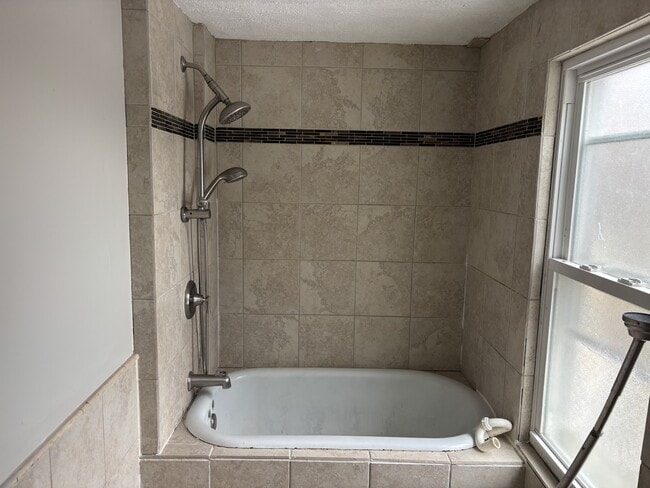 Building Photo - 525 Pike Ave SW