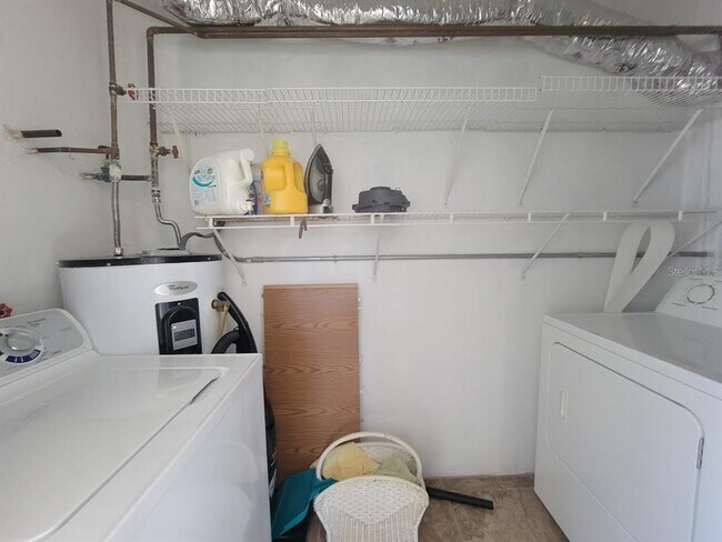 Building Photo - 8385 Aero Ave