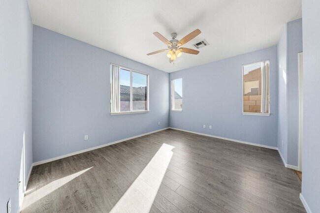 Building Photo - Beautiful Single-Story Home on an Oversized Corner Lot in Silverado Ranch — No HOA!