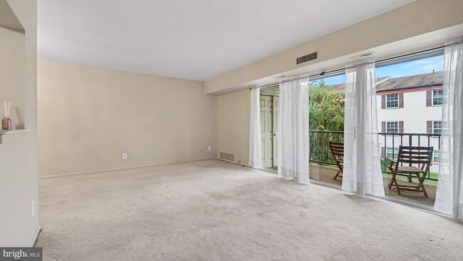 Building Photo - 349 Drummers Ln