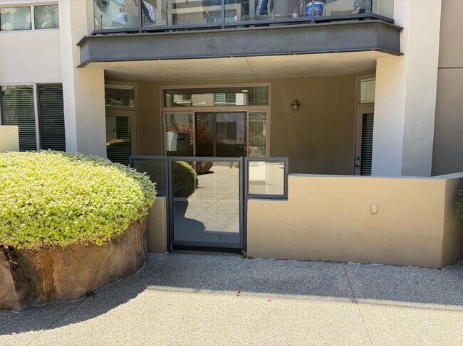 Building Photo - 13044 Pacific Promenade