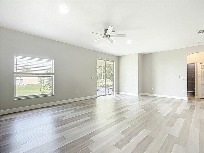 Building Photo - 550 Reddicks Cir