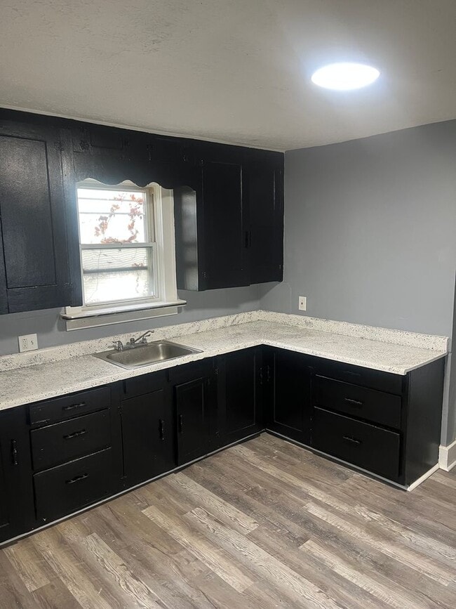 Building Photo - Section 8 Accepted, Charming 4BR 1 BA Home...