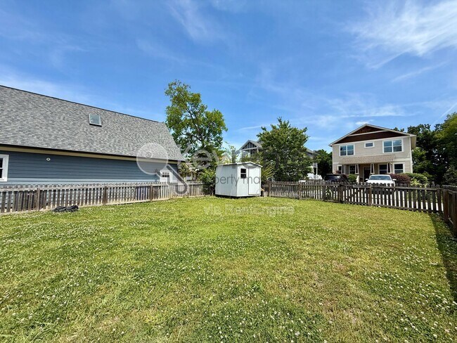 Building Photo - 308 Druid Ln