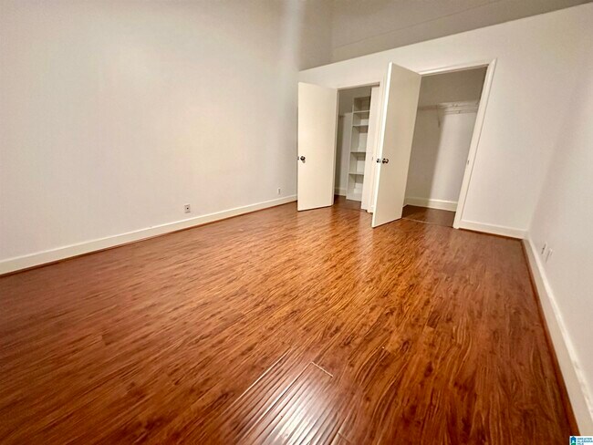 Building Photo - 2112 Morris Ave